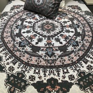 Urban Outfitter Duvet/sham set